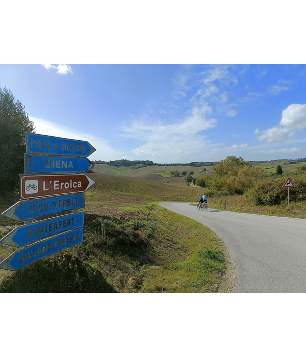 Small group e-bike tour from Siena